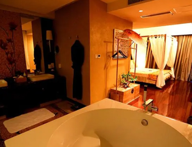 成都成华区养生会所的黄昏恋：当爱情遇上八十岁